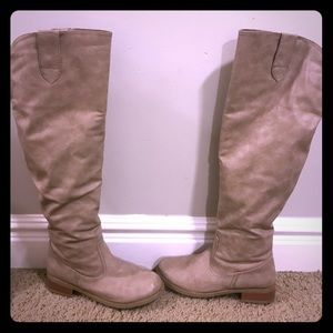 *SOLD* Beautiful Tan Knee High Riding Boots